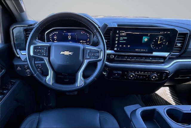 Used 2026 Chevrolet Silverado 2500 LTZ AWD/4WD image 9