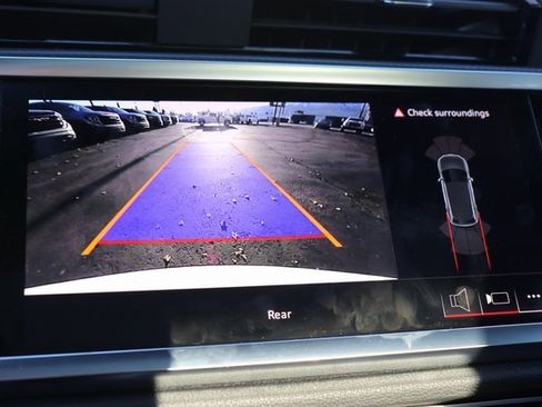 Used 2025 Audi Q3 2.0T Premium image 22