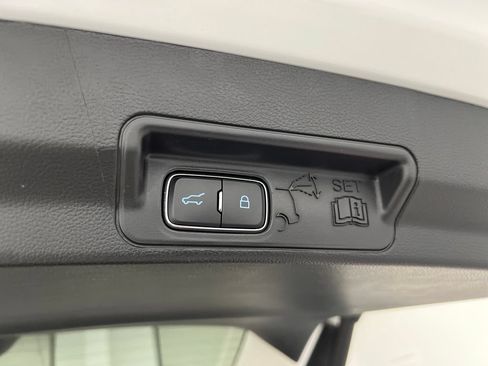 Used 2025 Ford Explorer Active RWD image 47