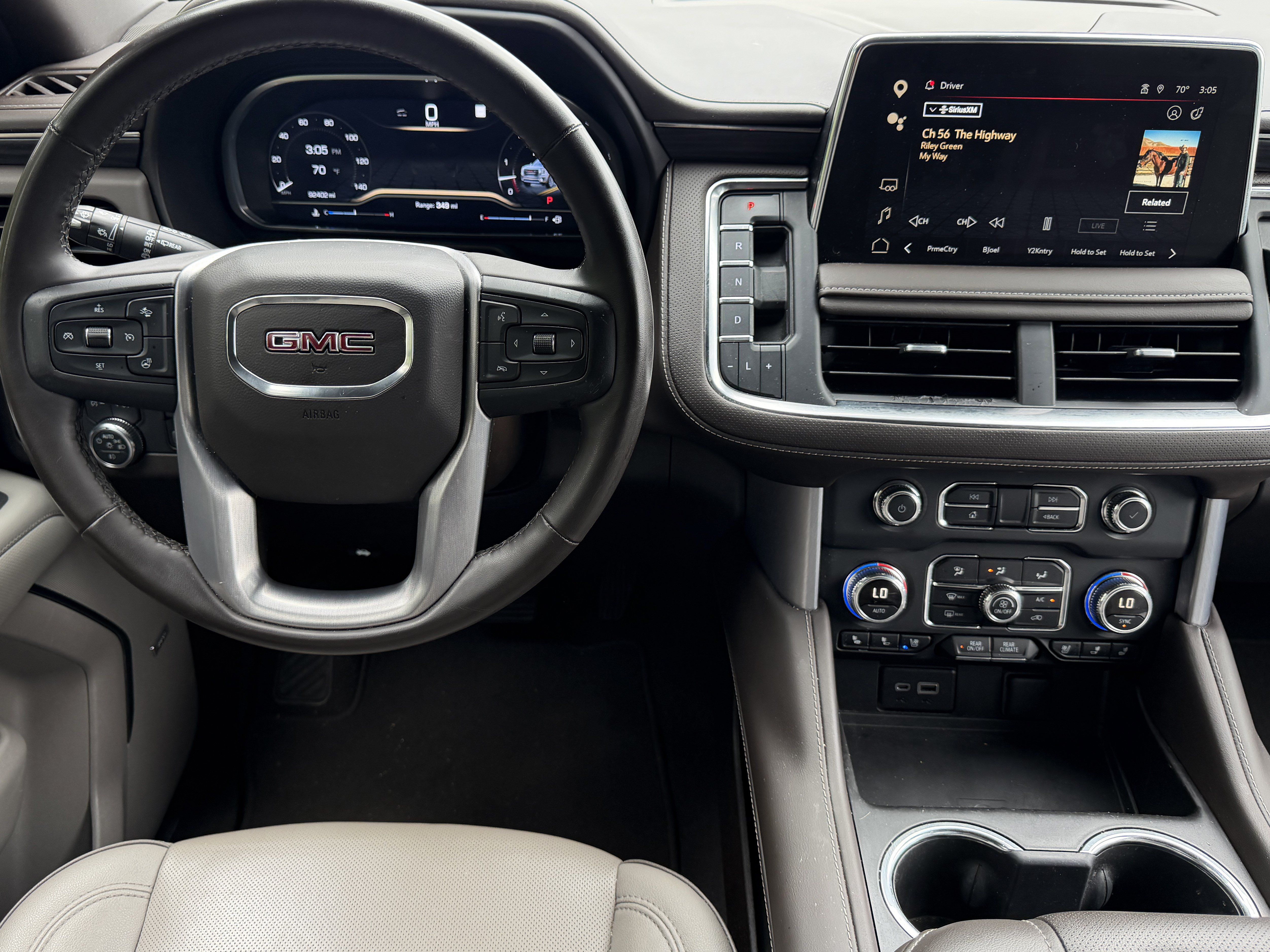 Used 2023 GMC Yukon SLT w/ SLT Premium Package AWD/4WD image 8