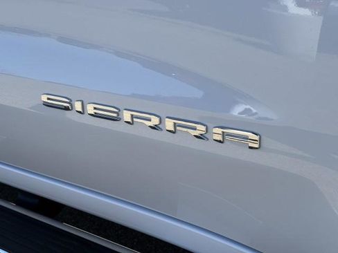 New 2026 GMC Sierra 1500 SLT image 13