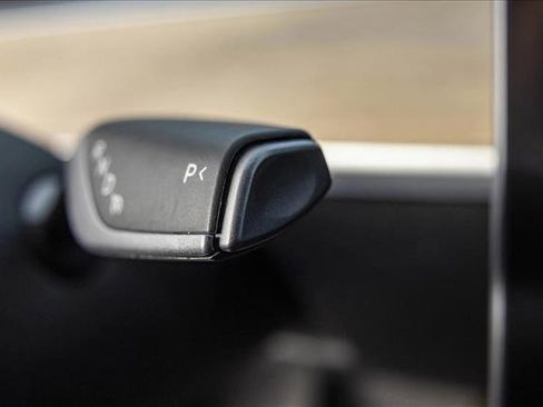 Used 2024 Tesla Model Y Long Range image 20