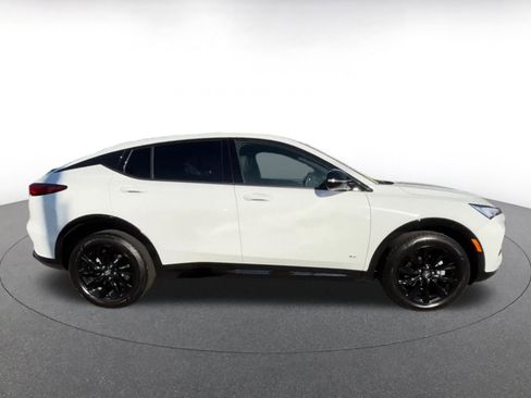 Used 2025 Buick Envista Sport Touring image 16