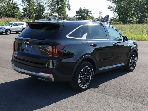 Certified 2025 Kia Sorento S w/ Panoramic Sunroof Package FWD image 8