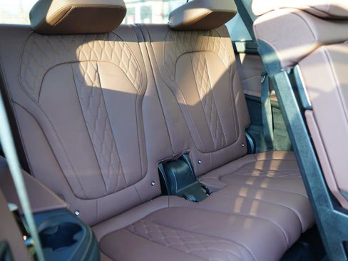 Used 2025 BMW X7 xDrive40i w/ Executive Package image 66