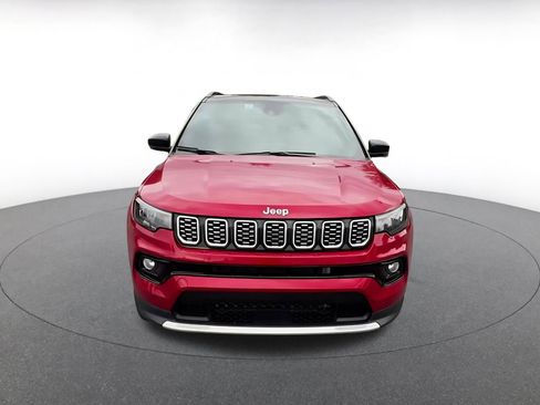 Used 2025 Jeep Compass Limited AWD/4WD image 4