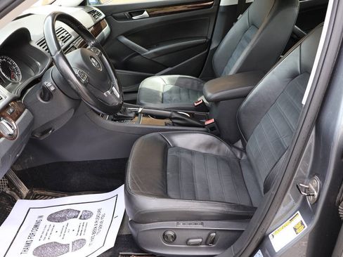 Used 2014 Volkswagen Passat 3.6 SEL Premium FWD image 15