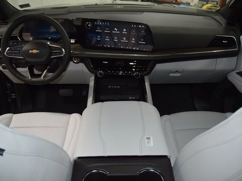 New 2026 Chevrolet Suburban Premier w/ Sun And Tow Package image 31