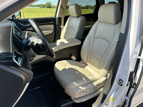 Used 2021 Buick Enclave Premium w/ Sun and Sites Package image 11