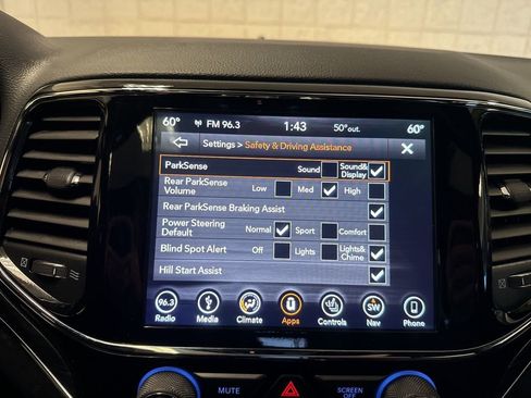 Used 2019 Jeep Grand Cherokee Limited image 14