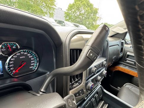Used 2017 Chevrolet Silverado 1500 High Country AWD/4WD image 33
