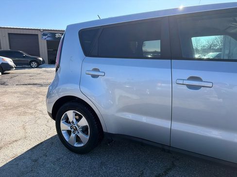 Used 2017 Kia Soul image 9