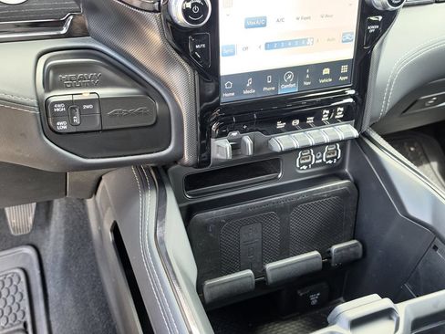 Used 2022 RAM 2500 Limited w/ Night Edition AWD/4WD image 25