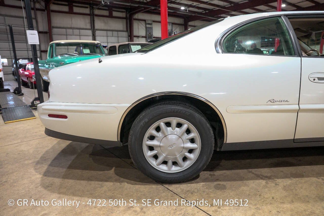 Used 1998 Buick Riviera Supercharged Coupe FWD image 9