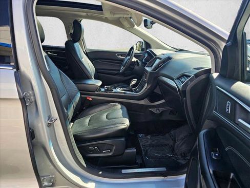 Used 2015 Ford Edge Titanium w/ Equipment Group 301A AWD/4WD image 10