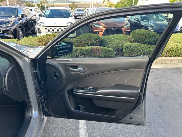 Used 2019 Dodge Charger Scat Pack RWD image 17