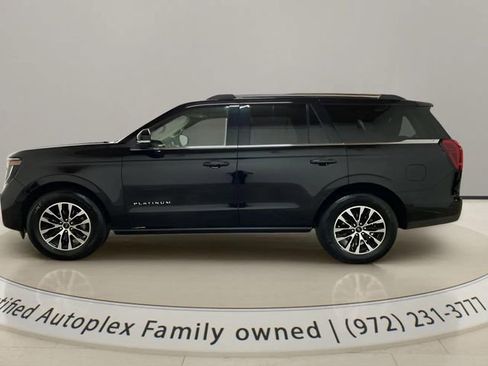 Used 2025 Ford Expedition Platinum AWD/4WD image 2