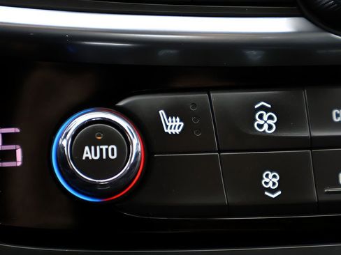 Used 2018 Buick LaCrosse Essence FWD image 23