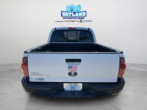 Used 2015 Toyota Tacoma 2WD Access Cab w/ Convenience Package image 4