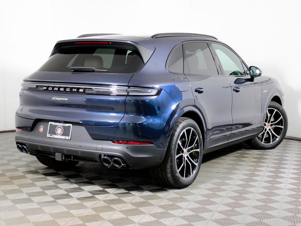 Certified 2026 Porsche Cayenne E-Hybrid AWD/4WD image 7