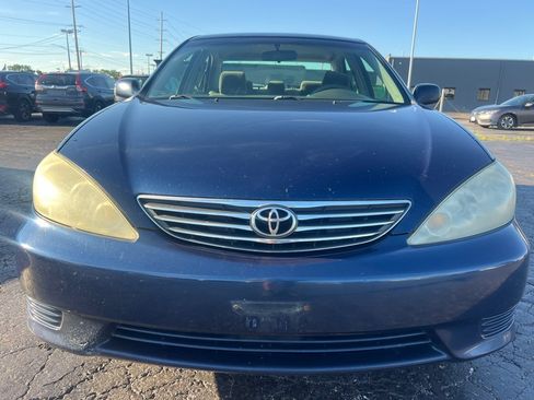 Used 2006 Toyota Camry LE FWD image 2