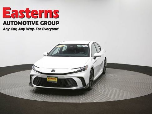 Used 2025 Toyota Camry SE w/ Convenience Package FWD image 53