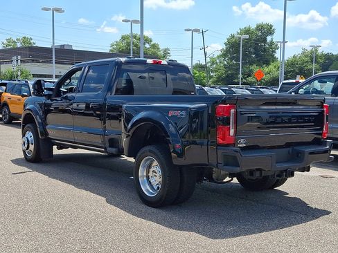 Certified 2026 Ford F450 Platinum w/ FX4 Off-Road Package AWD/4WD image 7