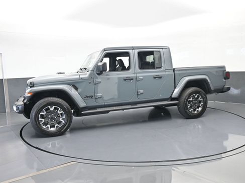 New 2026 Jeep Gladiator Sport image 2