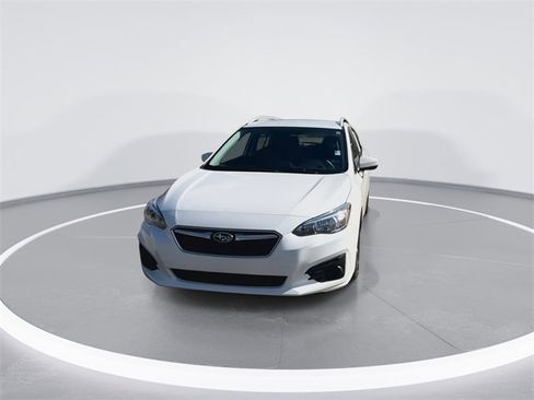 Used 2019 Subaru Impreza 2.0i Premium image 3