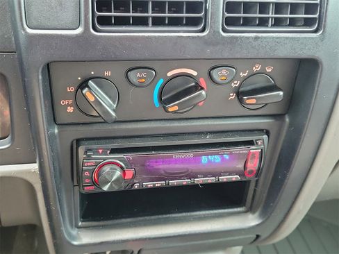 Used 2004 Toyota Tacoma PreRunner image 21