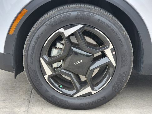 New 2026 Kia Sportage EX image 8
