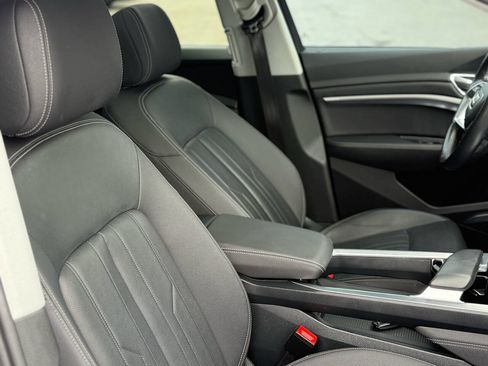 Used 2019 Audi e-tron Premium Plus image 49