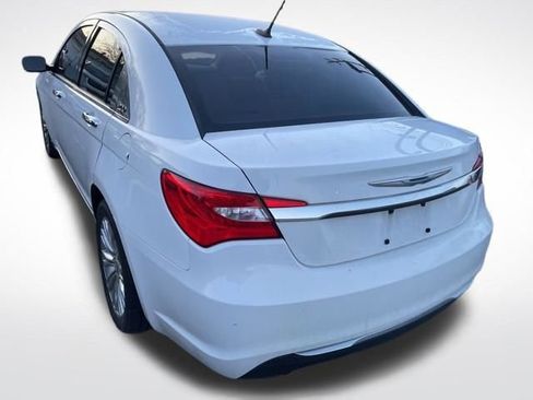 Used 2011 Chrysler 200 Limited image 7