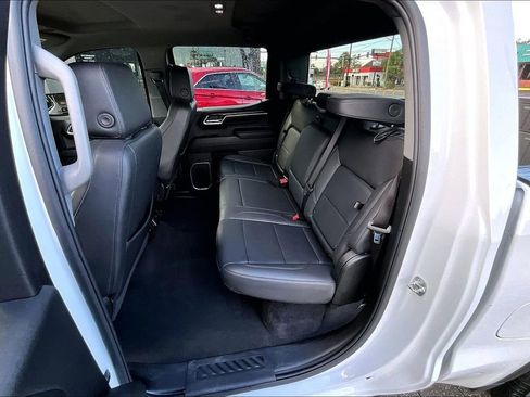 Used 2025 GMC Sierra 1500 SLT image 23