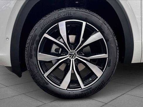 New 2026 Volkswagen Atlas SEL Premium R-Line AWD/4WD image 11