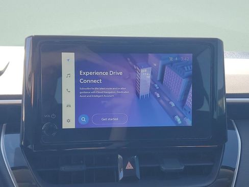 Used 2025 Toyota Corolla LE w/ Convenience Package image 21