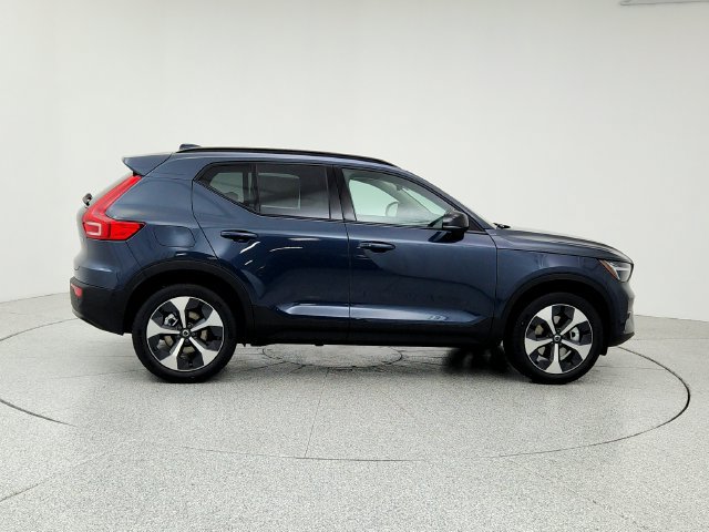 New 2026 Volvo XC40 B4 Plus w/ Climate Package FWD image 4