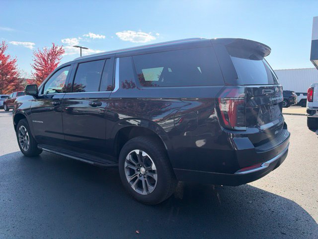 Used 2025 Chevrolet Suburban LS AWD/4WD image 8