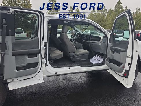 Used 2024 Ford F350 XLT w/ FX4 Off-Road Package image 11