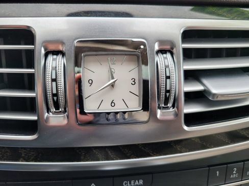 Used 2016 Mercedes-Benz E 350 4MATIC Sedan image 34