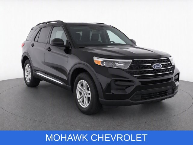 Used 2024 Ford Explorer XLT AWD/4WD image 2