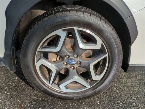 Used 2019 Subaru Crosstrek 2.0i Limited w/ Moonroof Package w/Navigation image 11