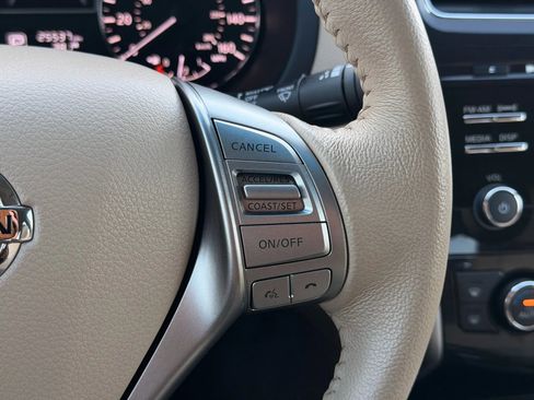 Used 2014 Nissan Altima 2.5 SV image 35