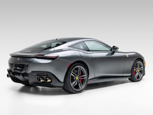 Used 2022 Ferrari Roma RWD image 8