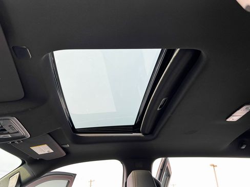 Used 2024 GMC Sierra 1500 AT4 image 7