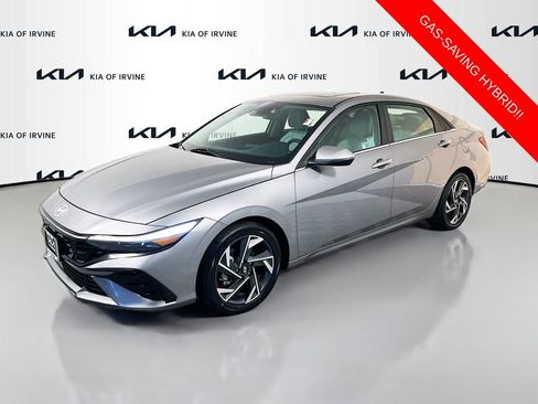 Used 2024 Hyundai Elantra Limited FWD image 3