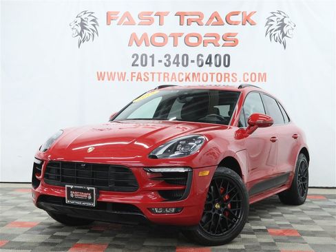 Used 2018 Porsche Macan GTS AWD/4WD image 1