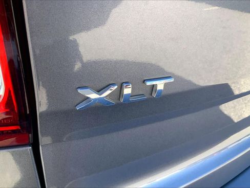 Used 2014 Ford Explorer XLT w/ Equipment Group 202A image 9