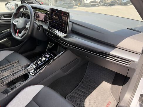 Used 2025 Volkswagen GTI Autobahn image 31