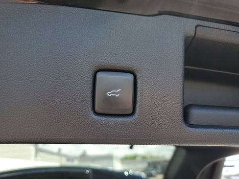 Certified 2022 Ford Escape SEL w/ Technology Package FWD image 9